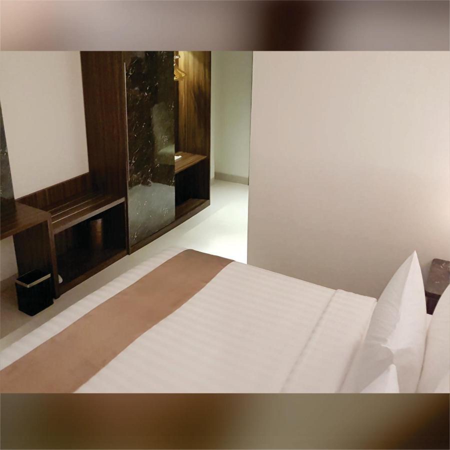 Aimas Hotel And Convention Centre 索龙 外观 照片